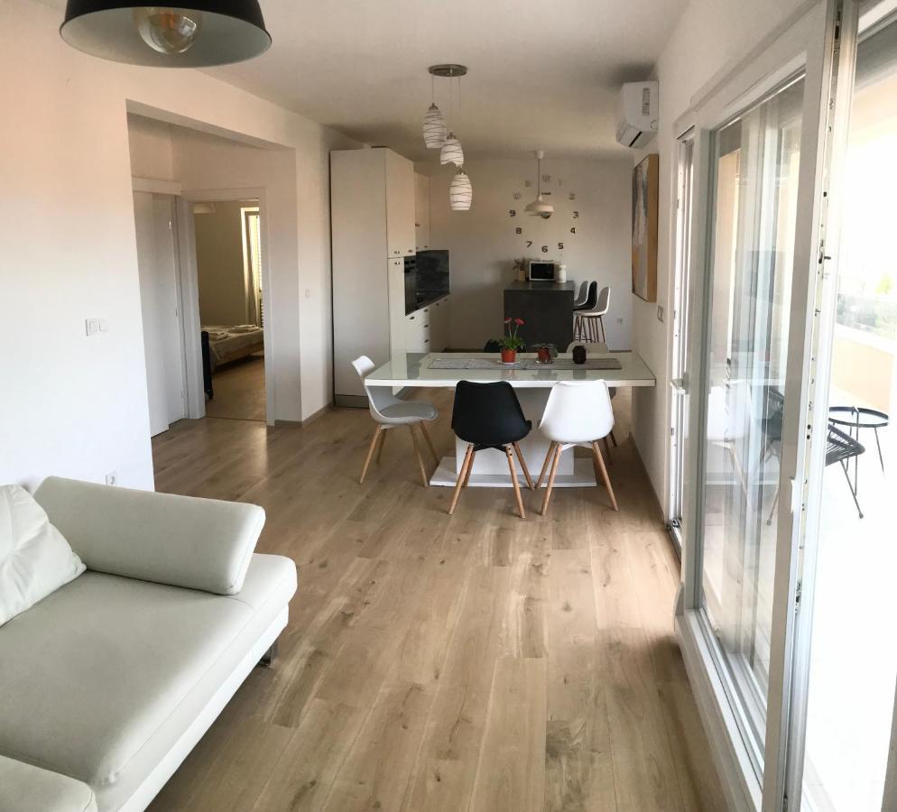 Apartments Jelka Banjol Luaran gambar