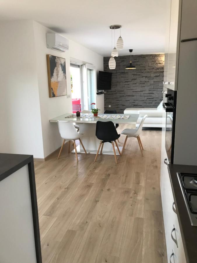 Apartments Jelka Banjol Luaran gambar